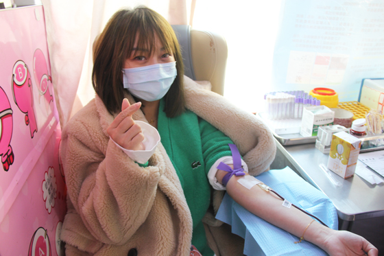 血液是生命的禮物——中國聯(lián)通安康市分公司、安康大數(shù)據(jù)運(yùn)營有限公司聯(lián)合開展冬季應(yīng)急獻(xiàn)血活動(dòng)