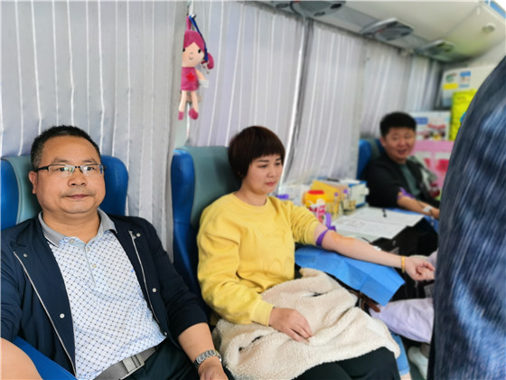 獻血傳真情，為黨旗添光彩 ——三元村春季無償獻血活動側記