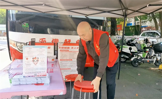 安康李軍，18年獻(xiàn)出“10”個自己……